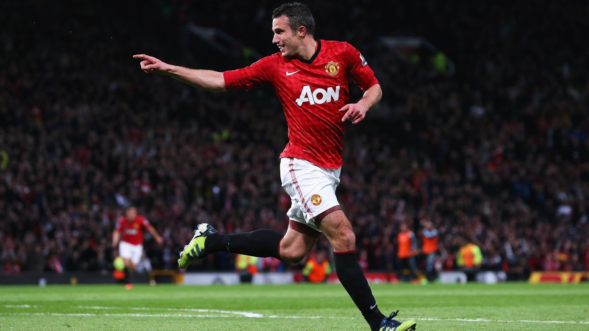 国际足球裁判引入高清视频辅助，执法更加精准，国际知名足球裁判