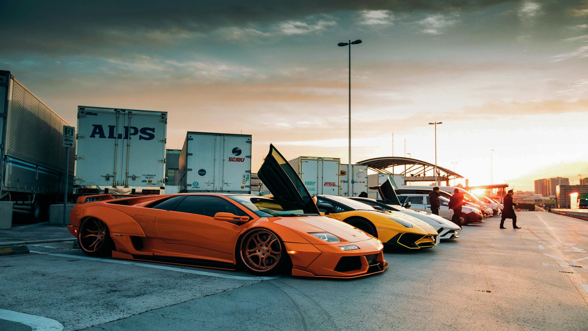 “中国足球产业年度峰会成功举行,行业前景被看好”,足球产业规模